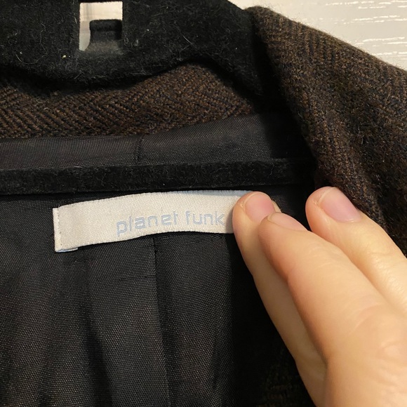 Blazer - Picture 3 of 4